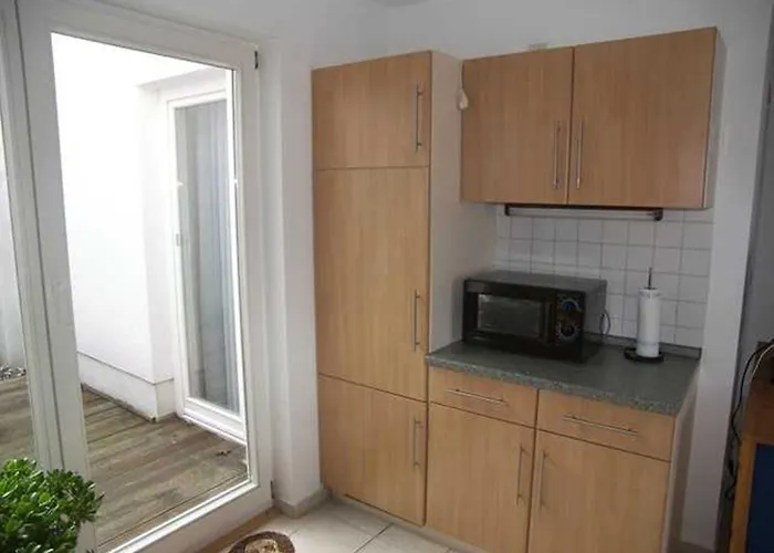 Lindenstra_e Appartamento *